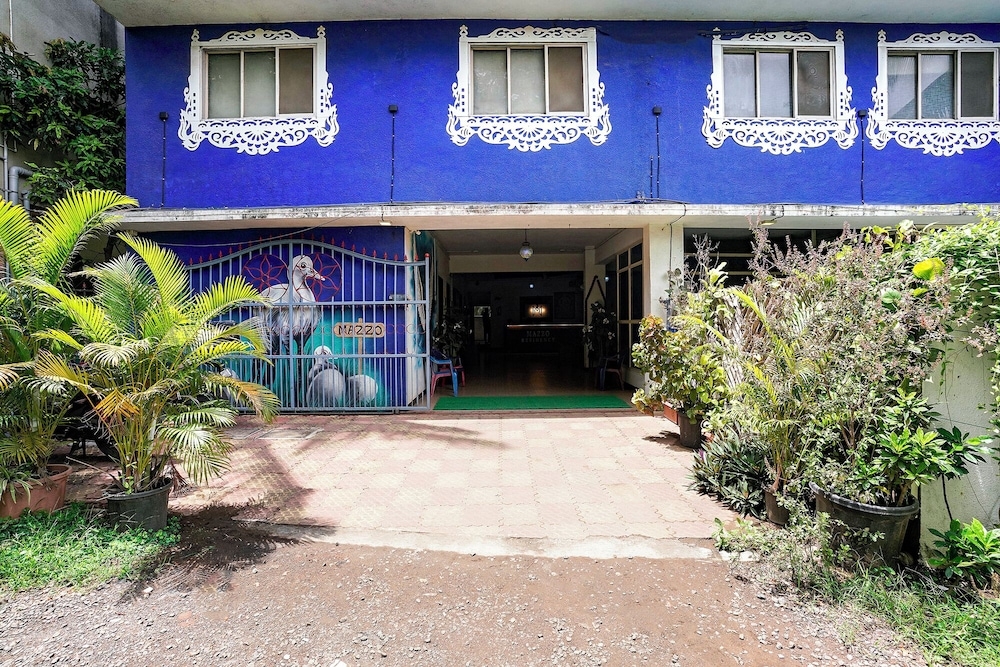 숙박 시설 입구