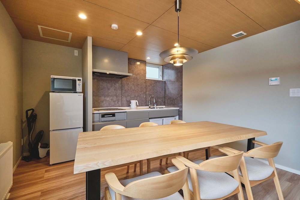 객실 내 식사 공간