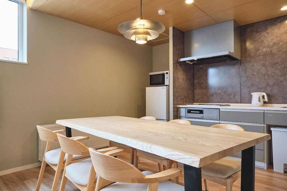 객실 내 식사 공간