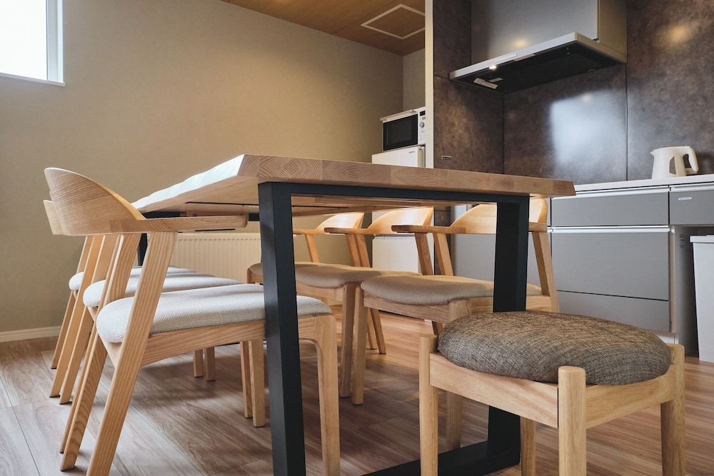 객실 내 식사 공간