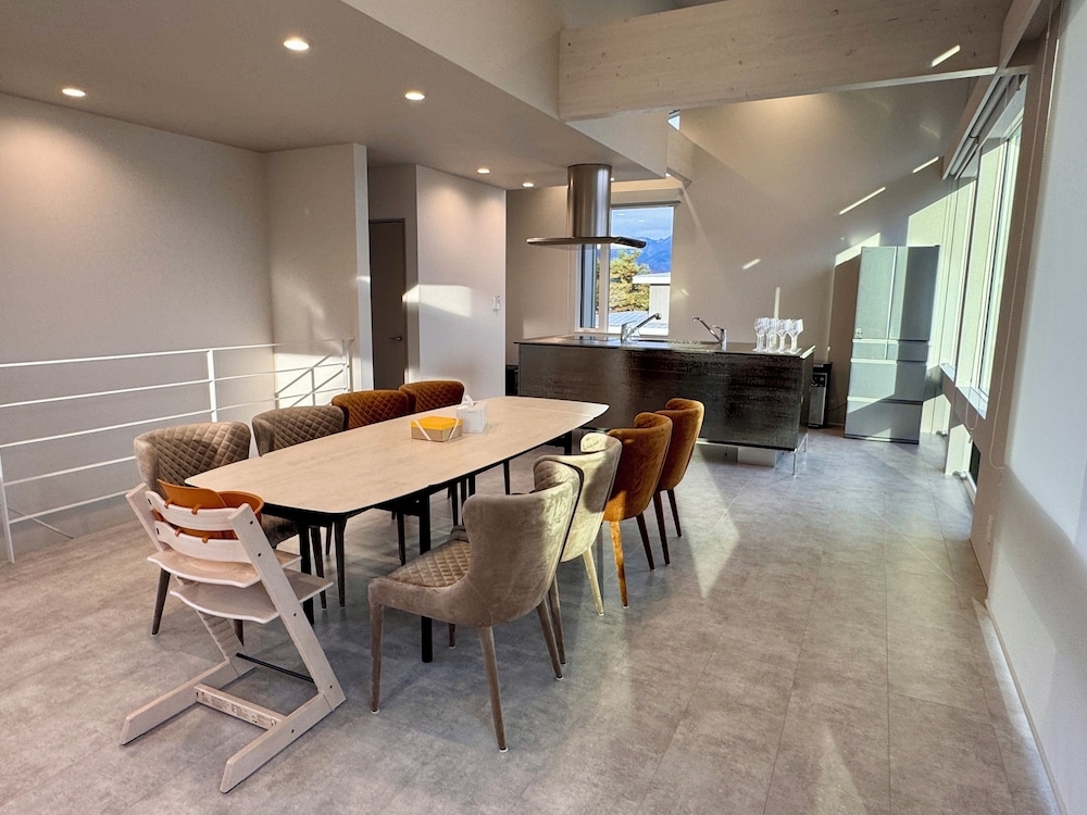 객실 내 식사 공간