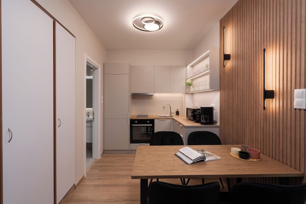 객실 내 식사 공간