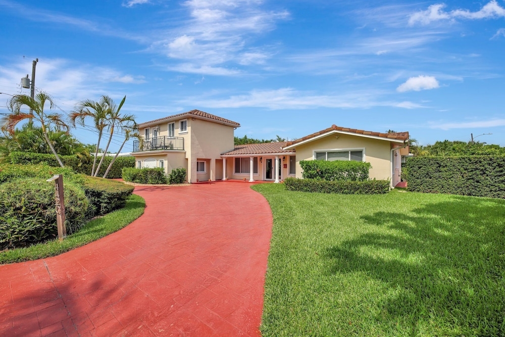 숙박 시설 정면