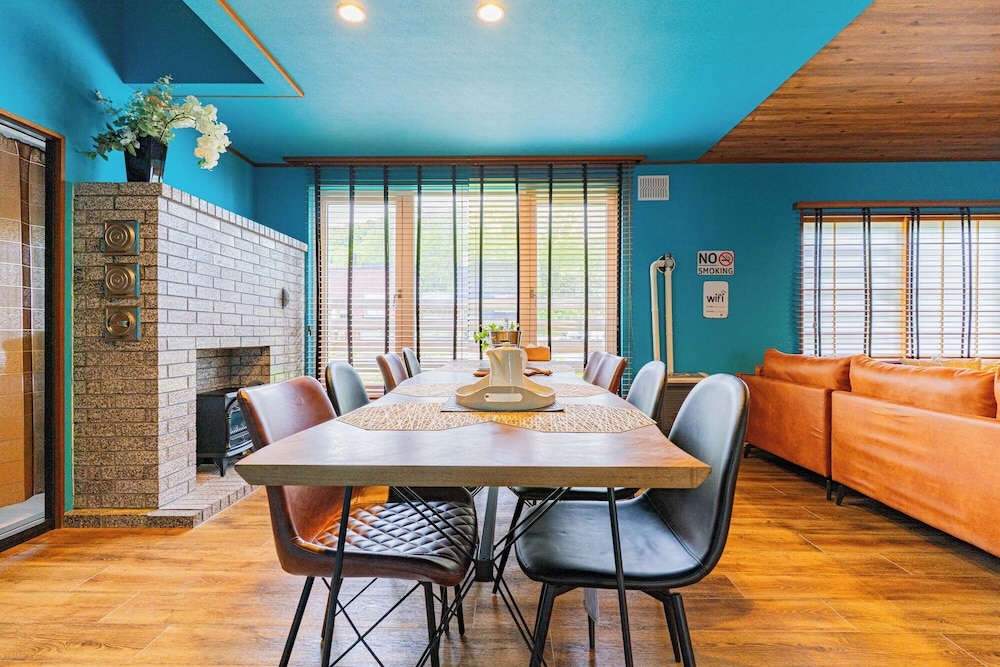 객실 내 식사 공간