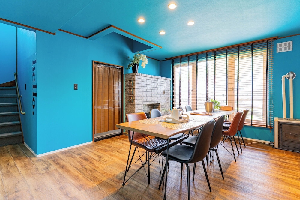 객실 내 식사 공간