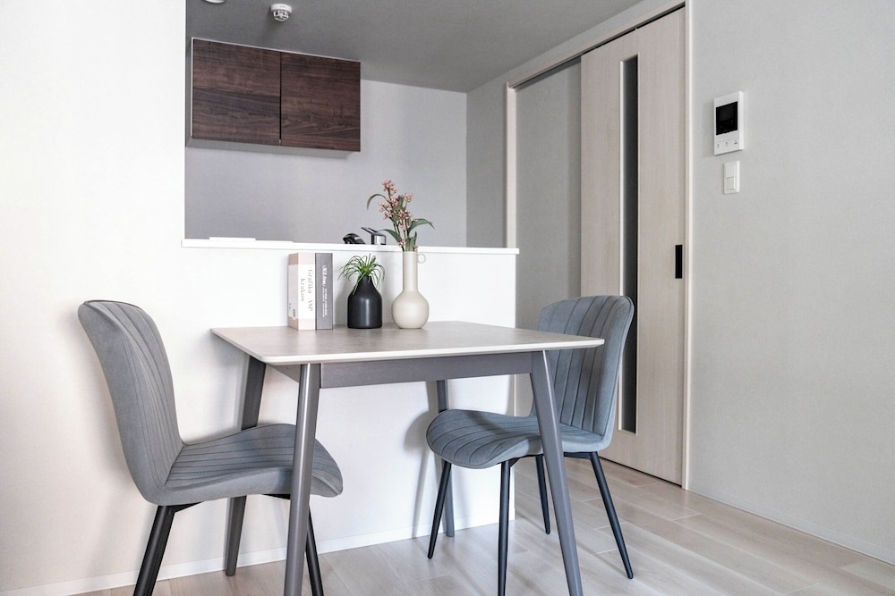 객실 내 식사 공간