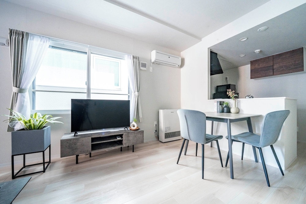 객실 내 식사 공간