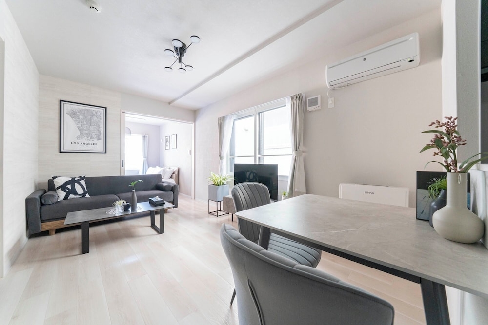 객실 내 식사 공간