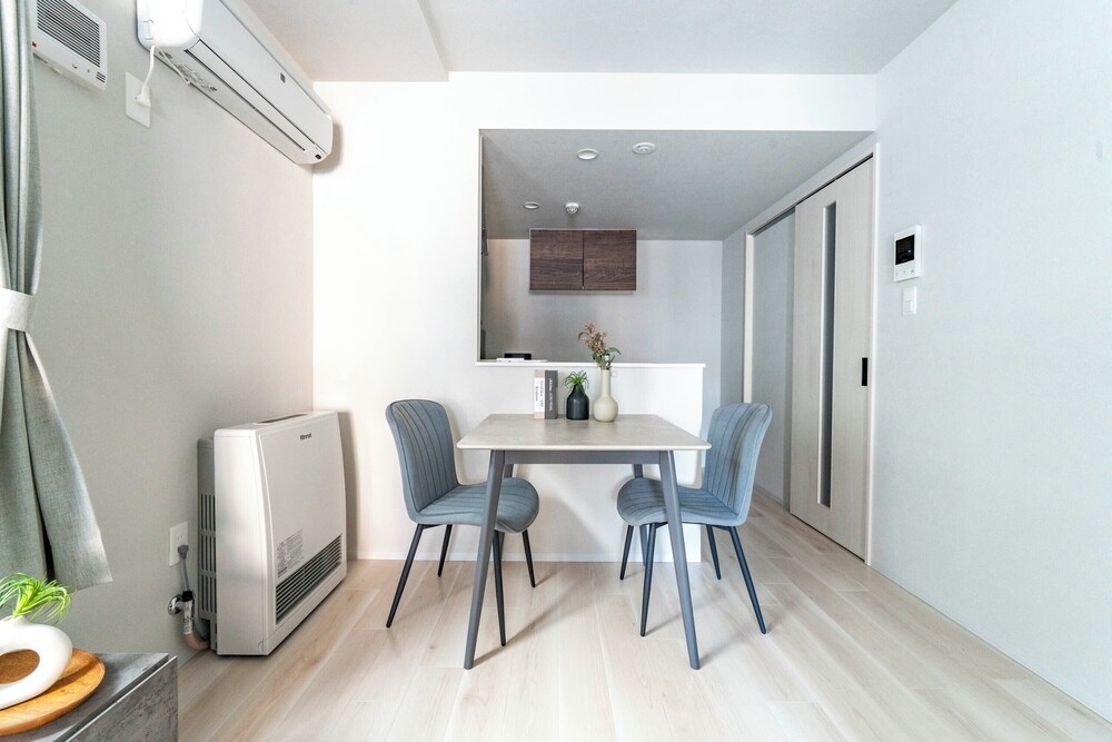 객실 내 식사 공간