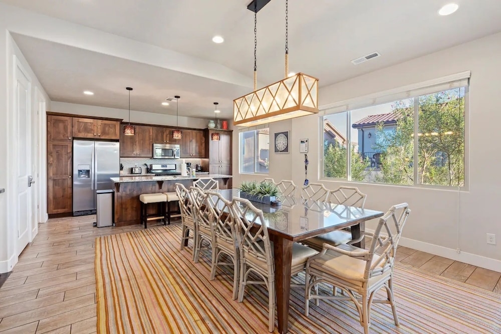 객실 내 식사 공간