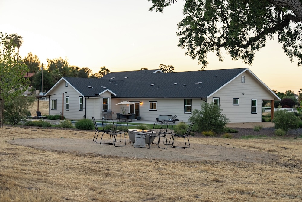 숙박 시설 구내
