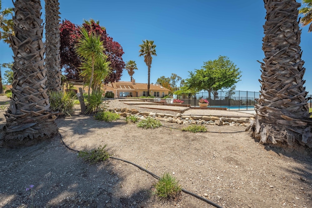 숙박 시설 구내