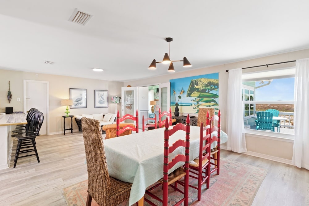 객실 내 식사 공간