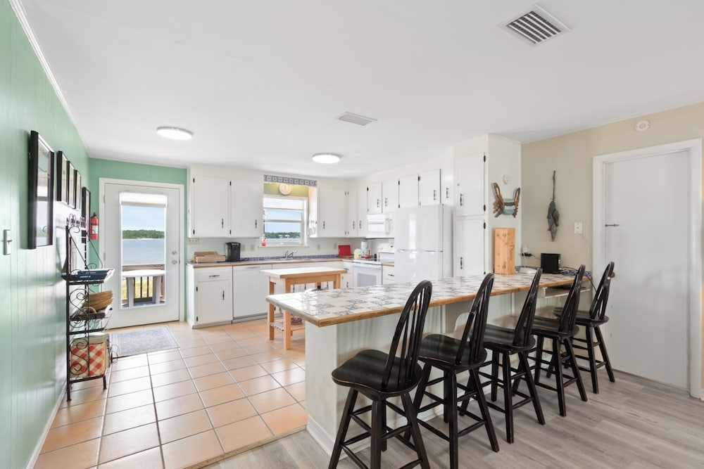 객실 내 식사 공간