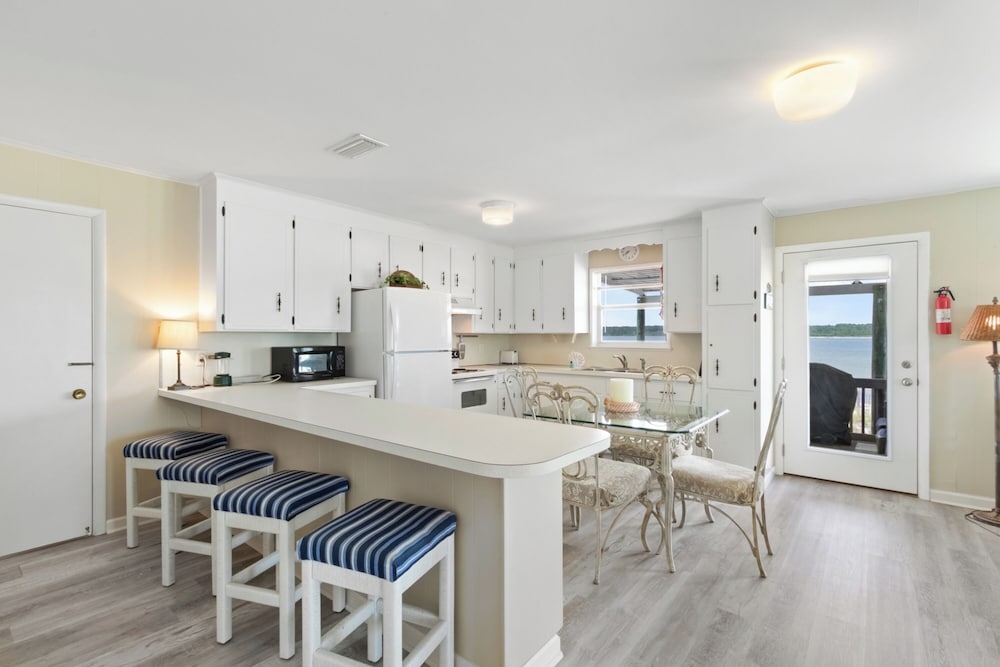 객실 내 식사 공간