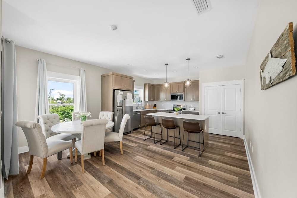 객실 내 식사 공간