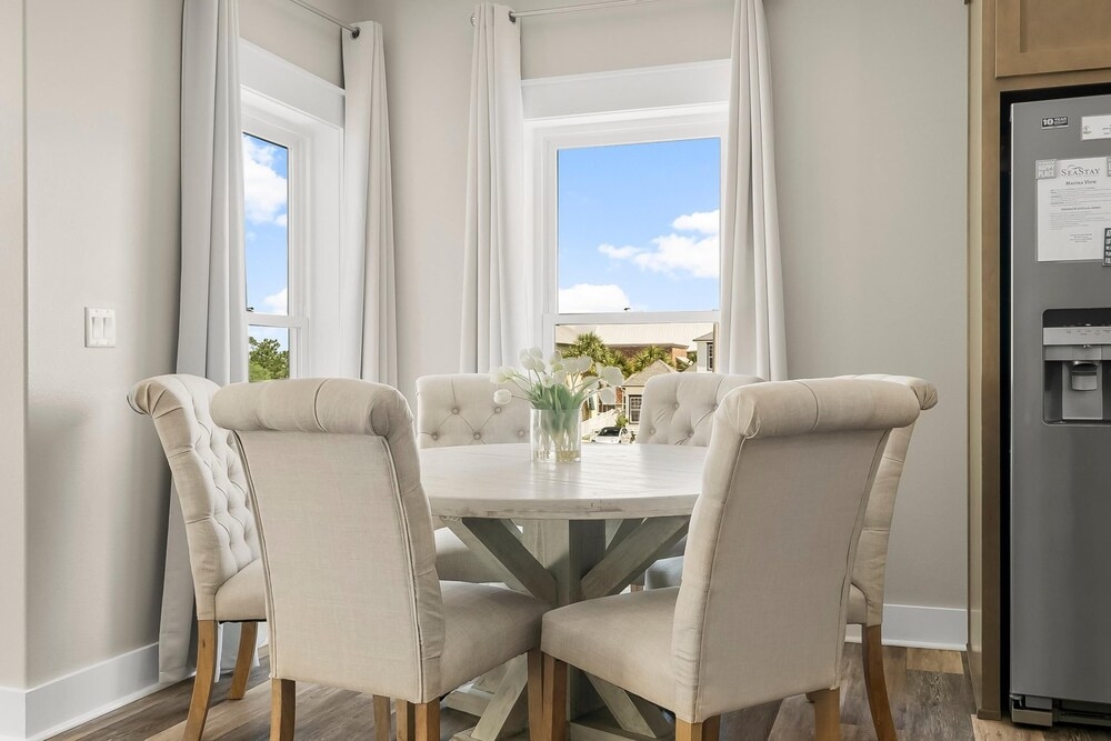 객실 내 식사 공간