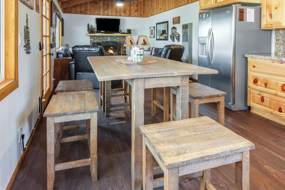 객실 내 식사 공간