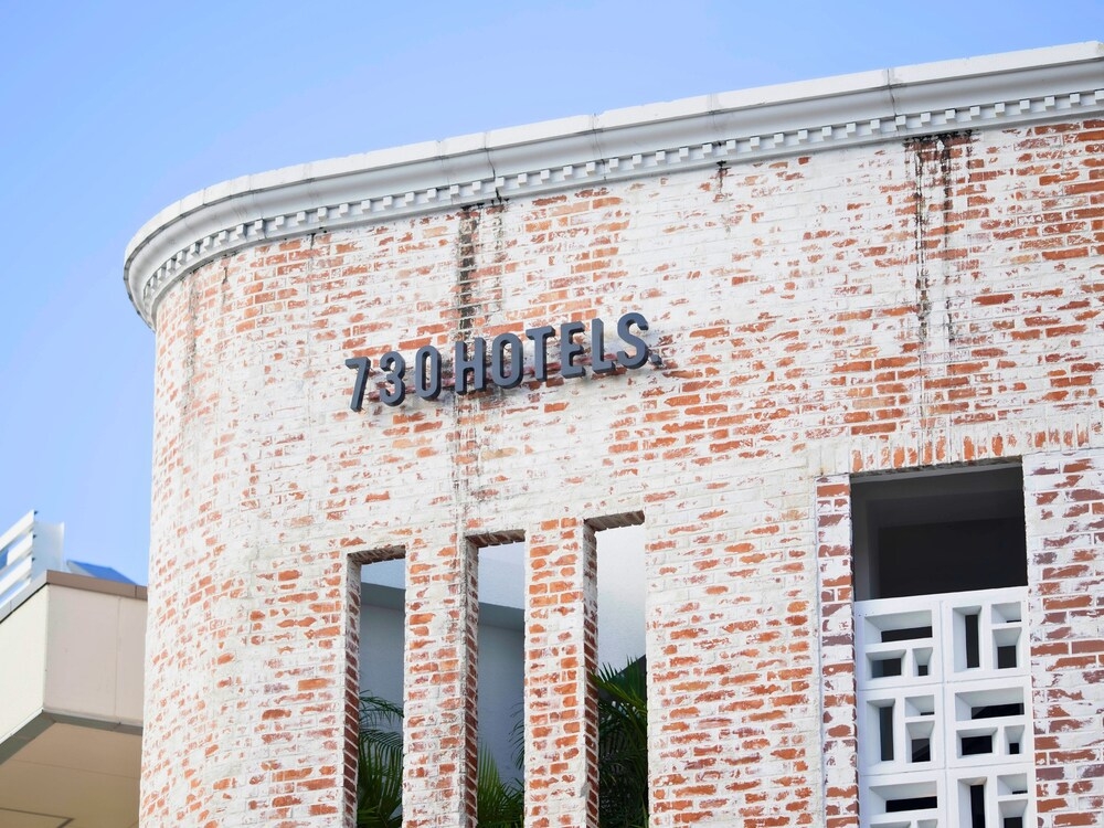 숙박 시설 정면