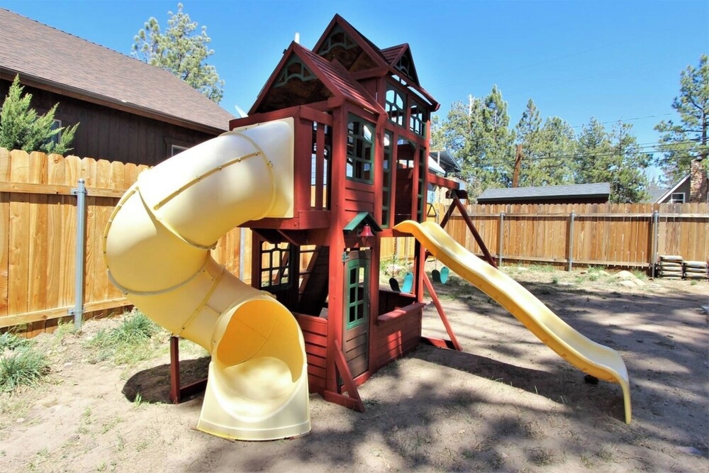 어린이 놀이 공간 - 야외