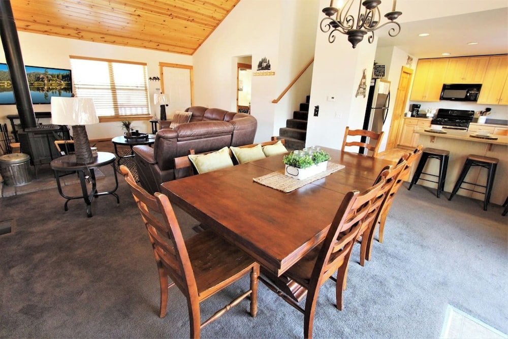 객실 내 식사 공간