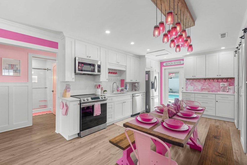 객실 내 식사 공간