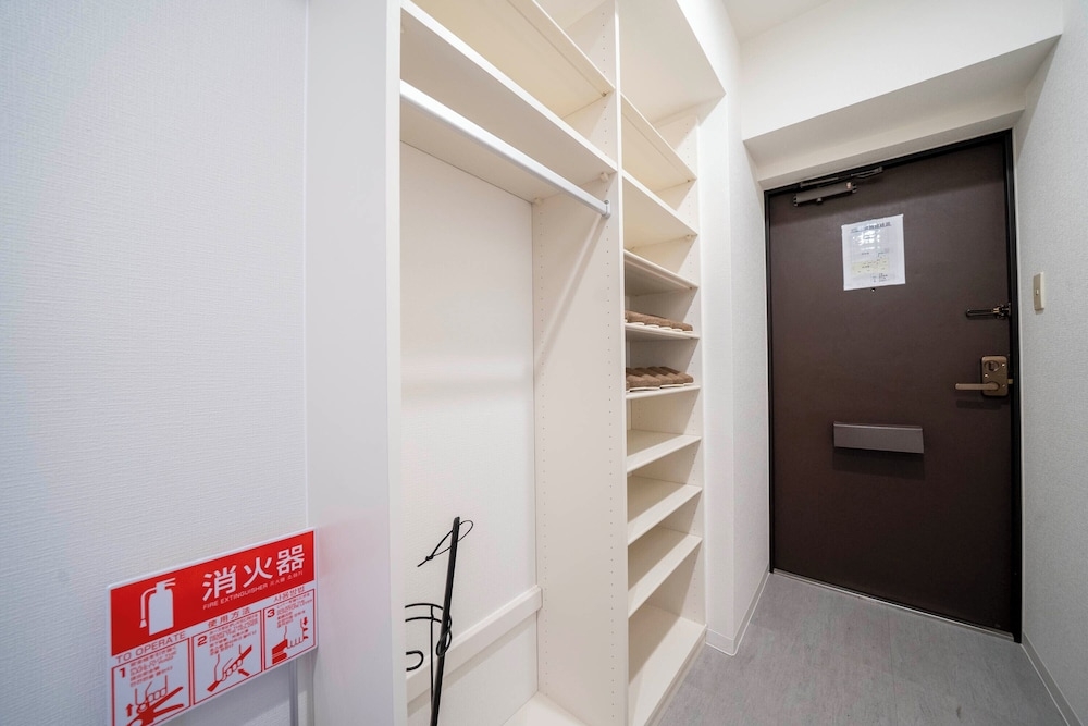 숙박 시설 입구