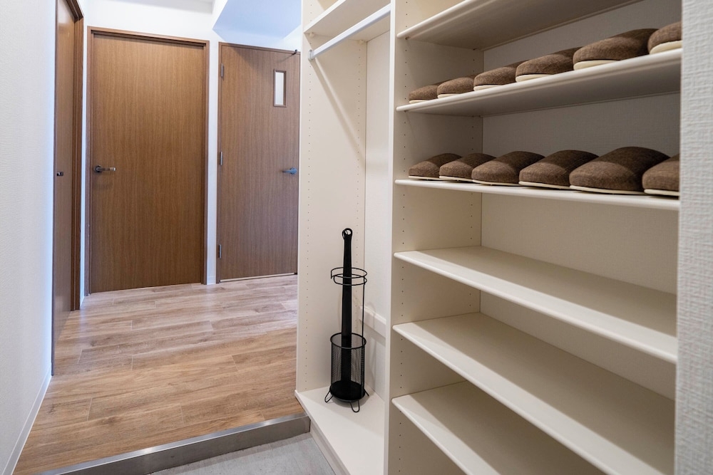 숙박 시설 입구