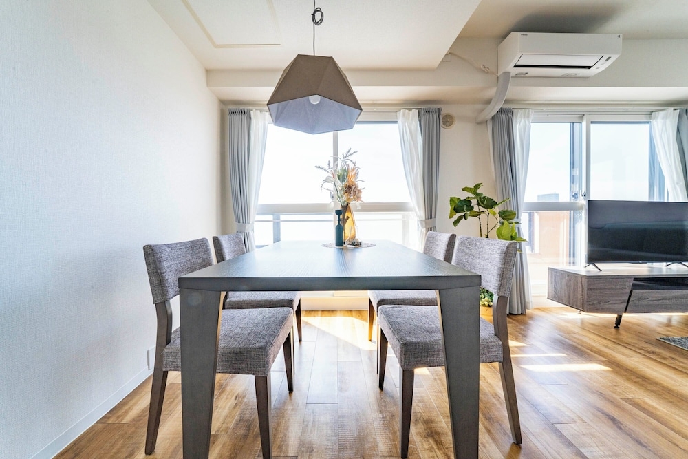 객실 내 식사 공간