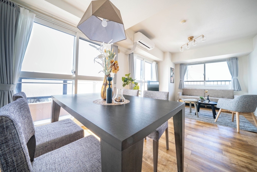 객실 내 식사 공간