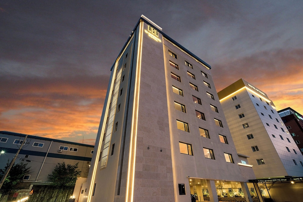 숙박 시설 정면