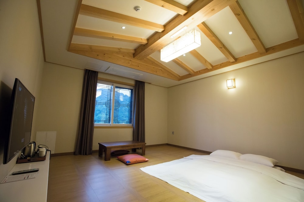 숙박 시설 정면