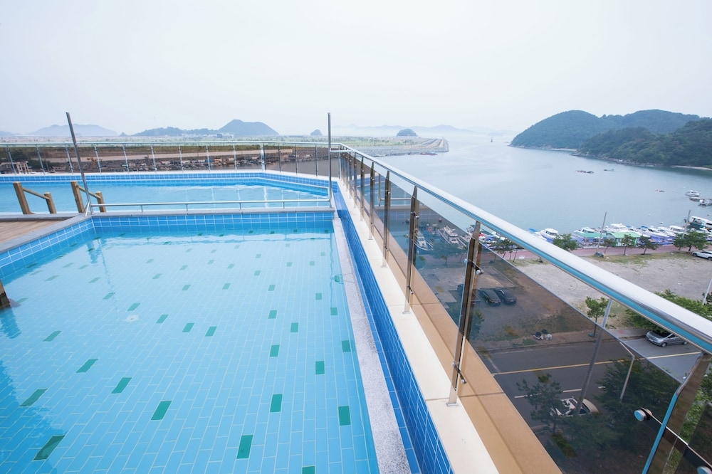 숙박 시설 정면