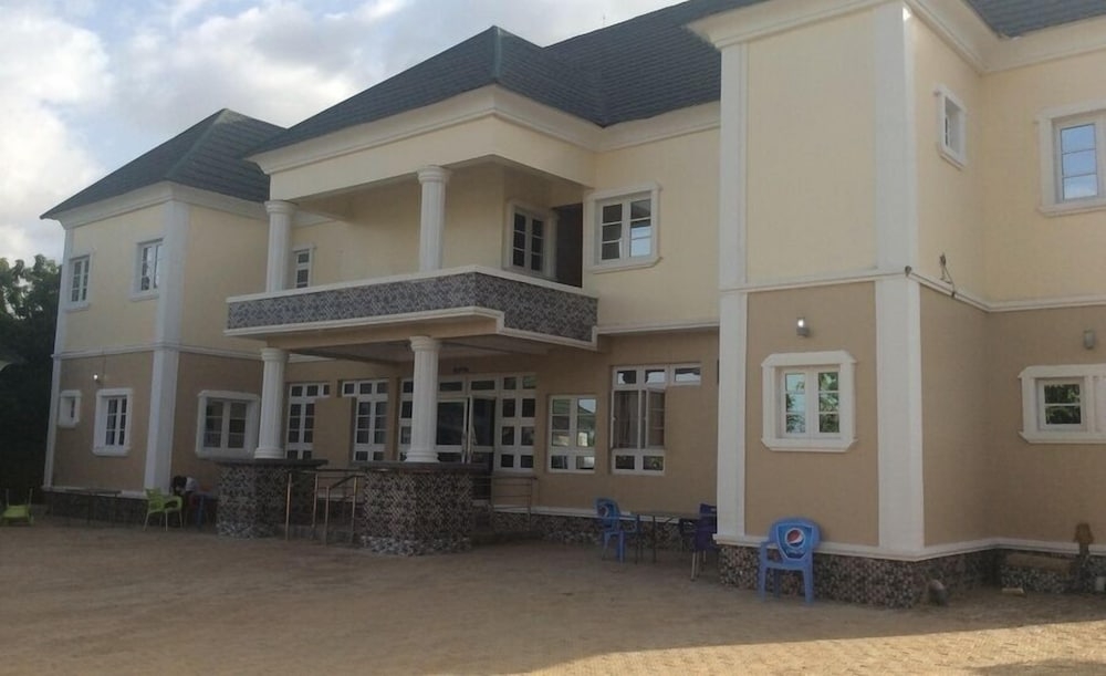 숙박 시설 정면