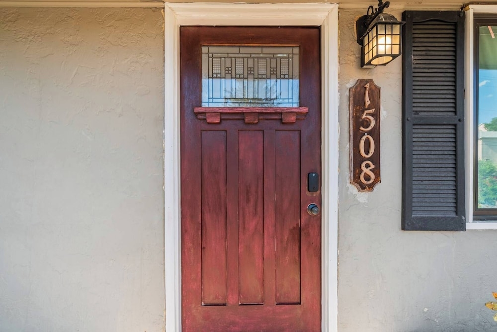 숙박 시설 입구