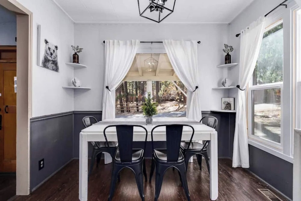 객실 내 식사 공간