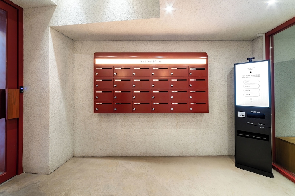 숙박 시설 입구