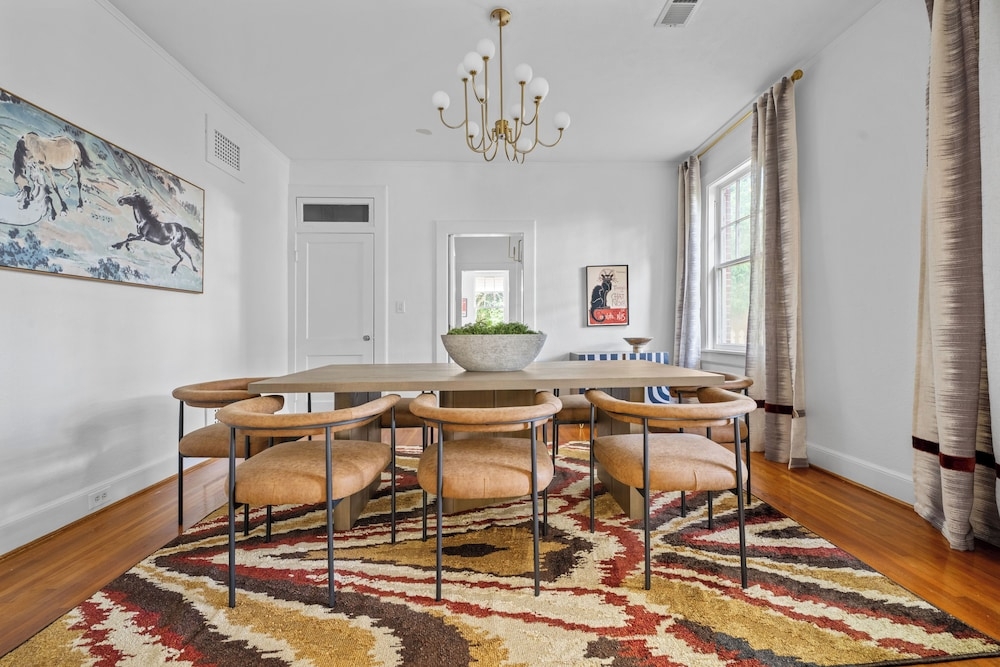 객실 내 식사 공간