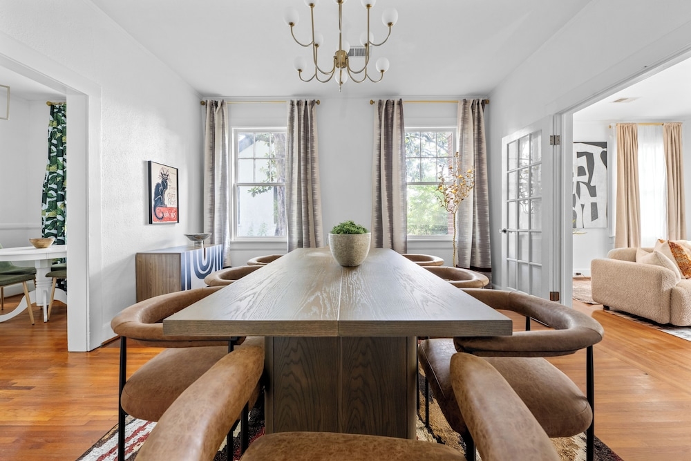 객실 내 식사 공간