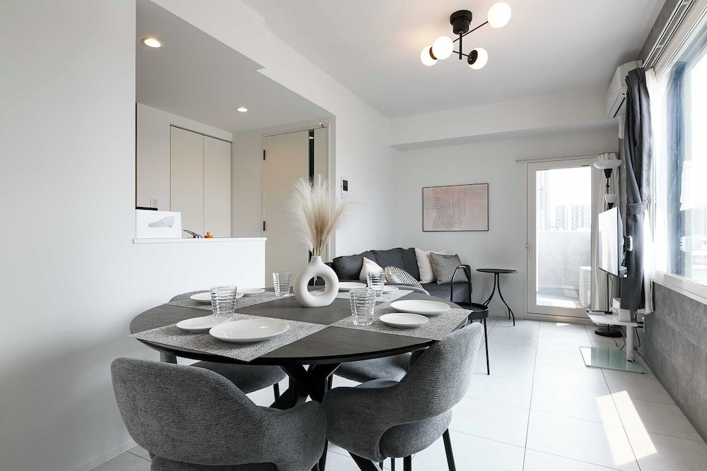 객실 내 식사 공간