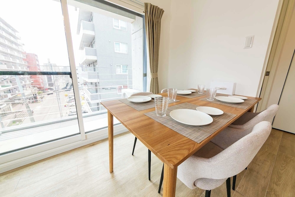 객실 내 식사 공간