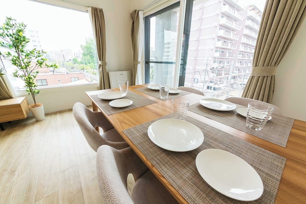 객실 내 식사 공간