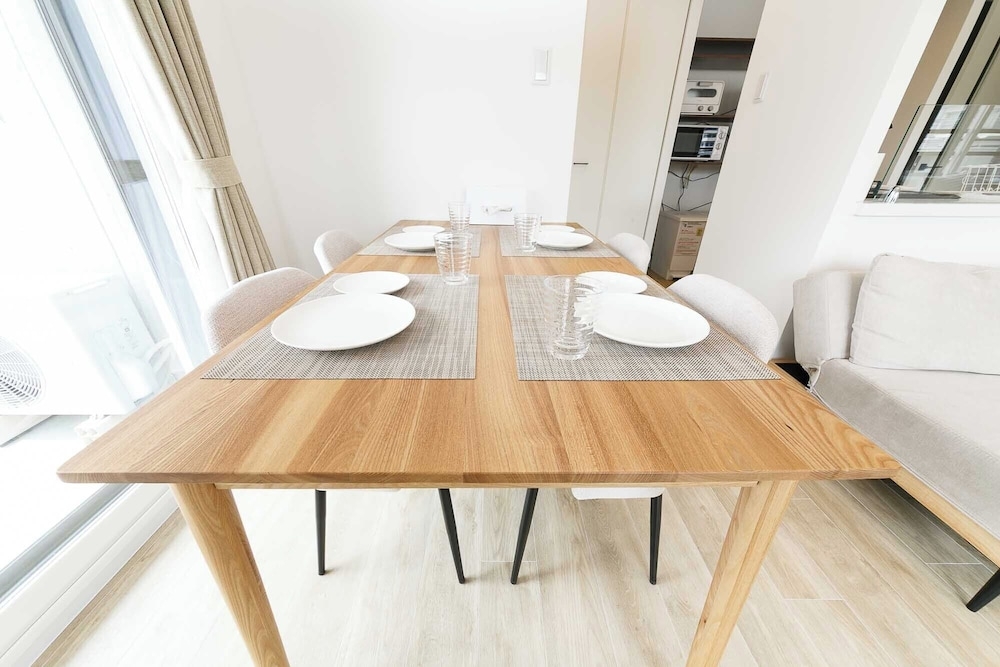 객실 내 식사 공간