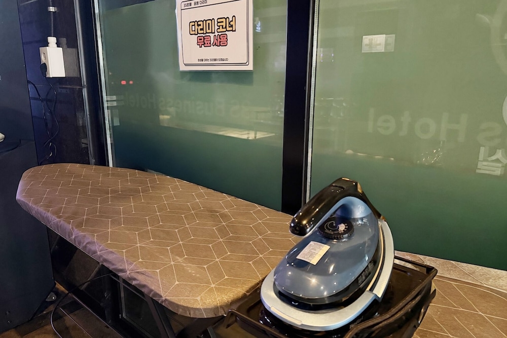 객실 내 식사 공간