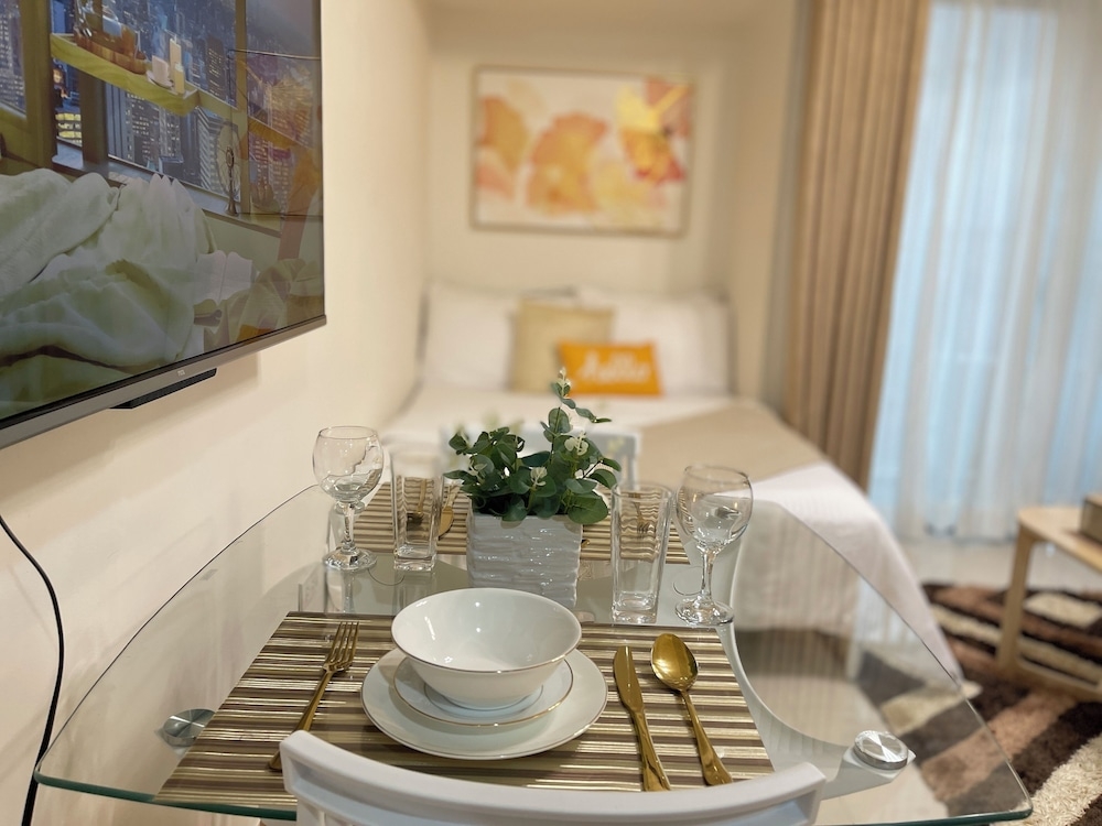 객실 내 식사 공간