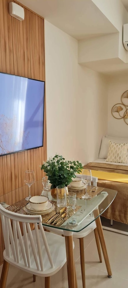 객실 내 식사 공간