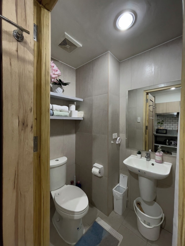 객실 내 식사 공간