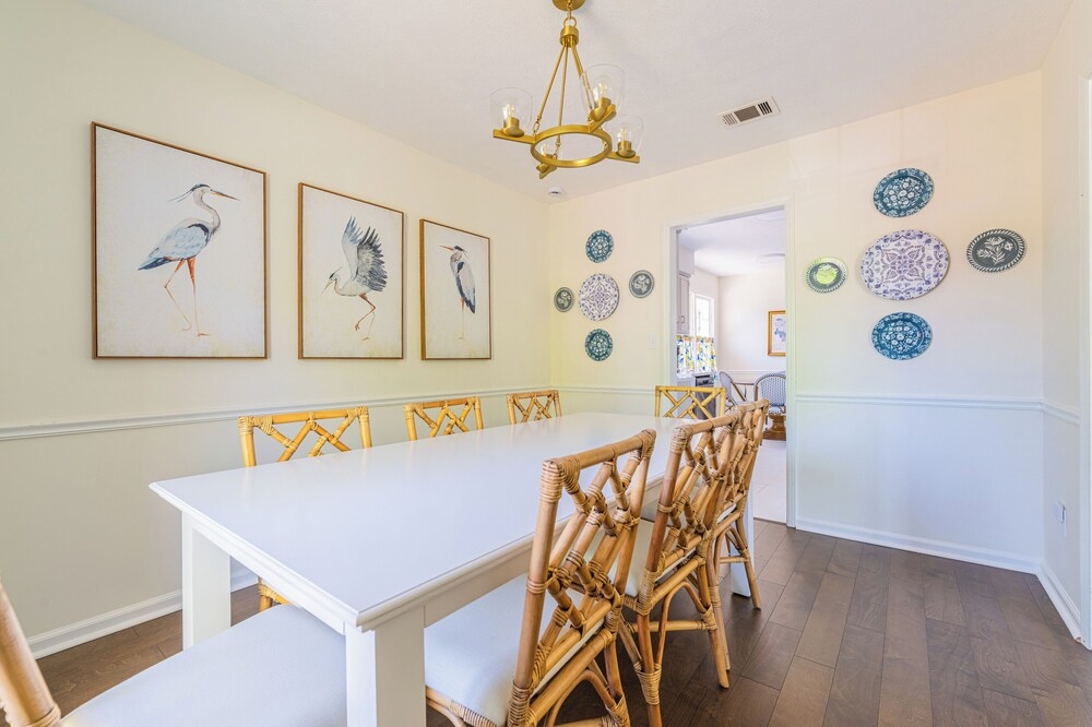 객실 내 식사 공간