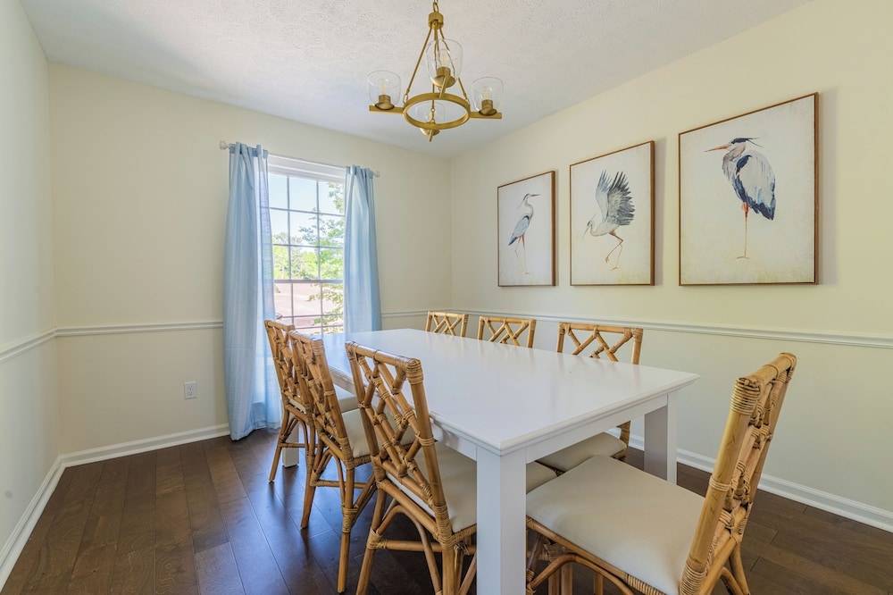 객실 내 식사 공간