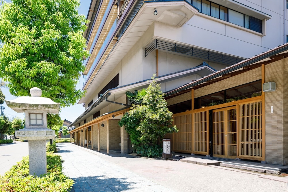 숙박 시설 정면